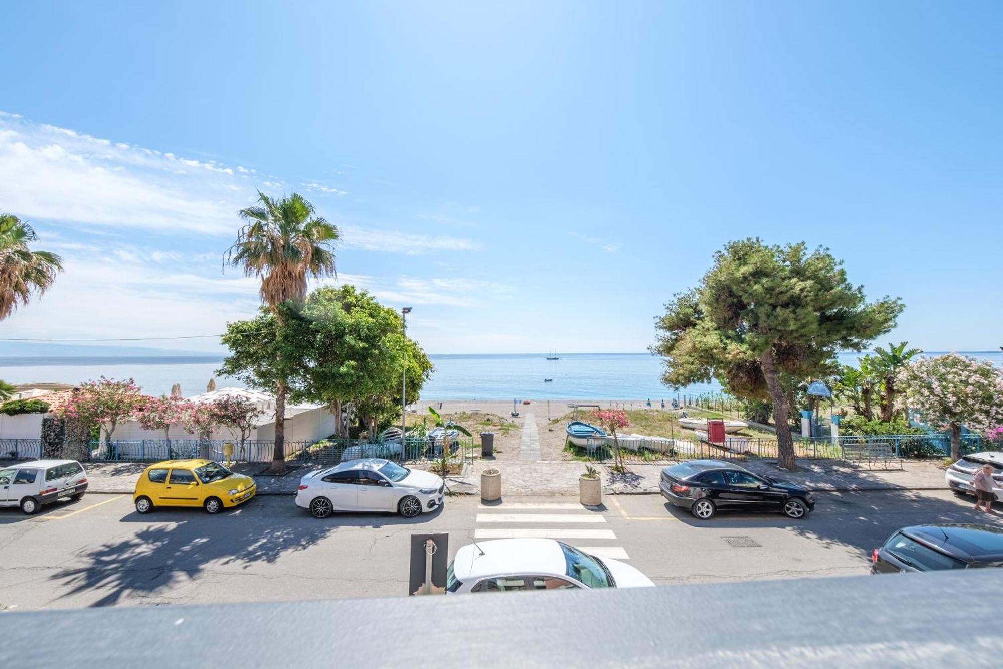 Taormina Beach Front - Mazzeo Exteriör bild